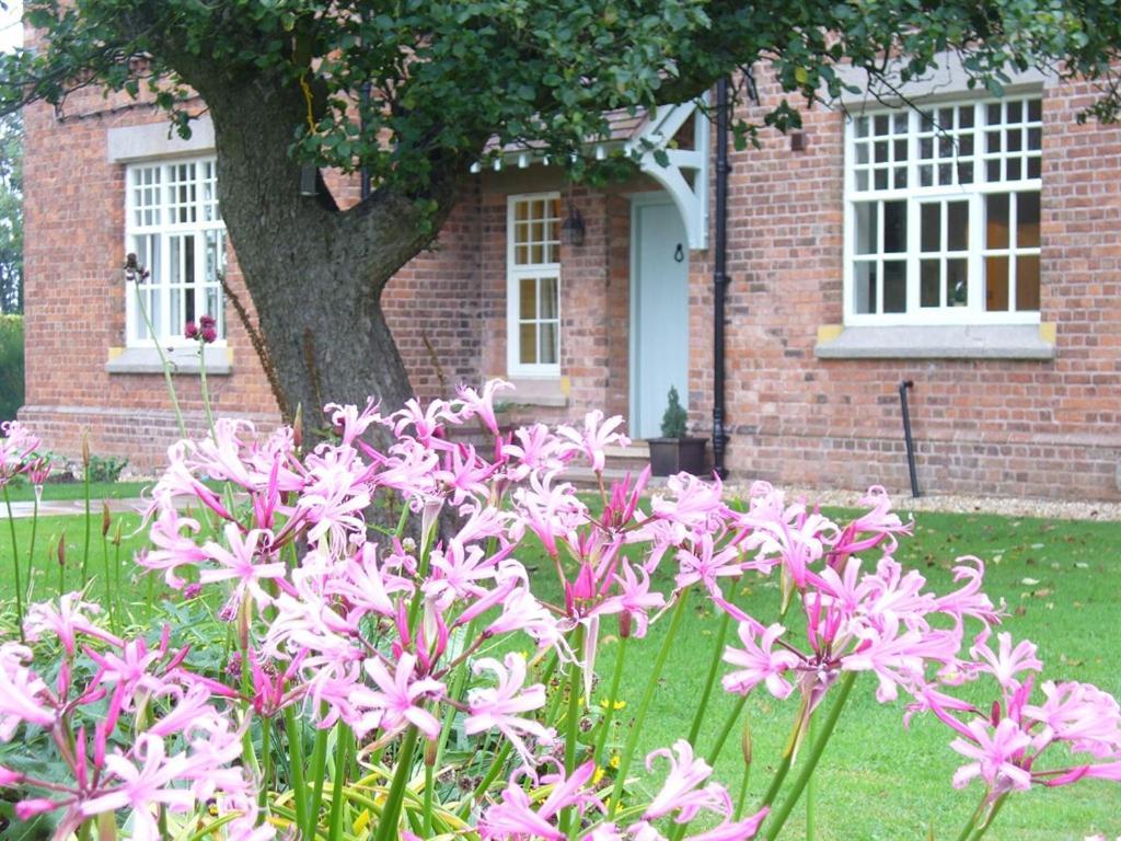 New Hall Farm Ellesmere Port Eksteriør billede